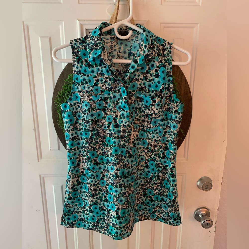Sleeveless Collared Top